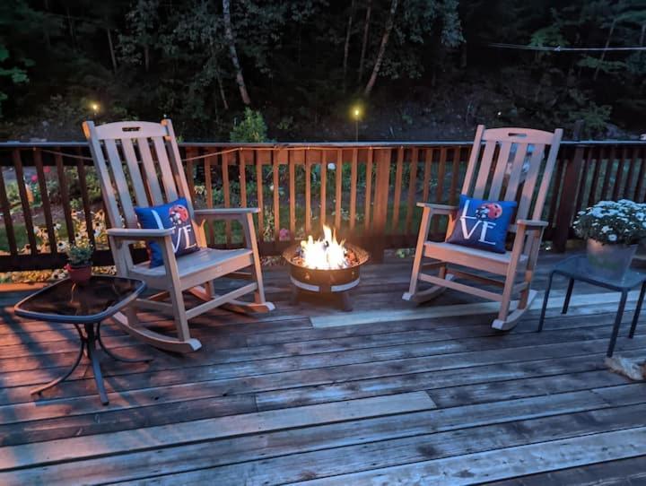 Pond Memories - National Parks Suite - Paddling Included! Surry Exterior photo